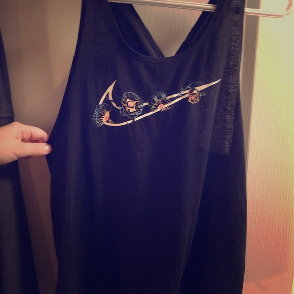 Brand new NIKE women’s tank! - Picture 1 of 2
